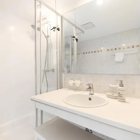 Strandhotel Nr 14 *